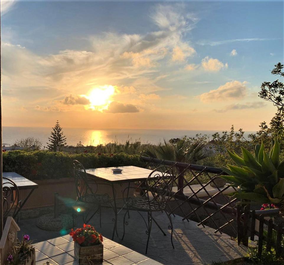 La Terrazzina Sul Tramonto Bed & Breakfast Forio di Ischia Екстериор снимка